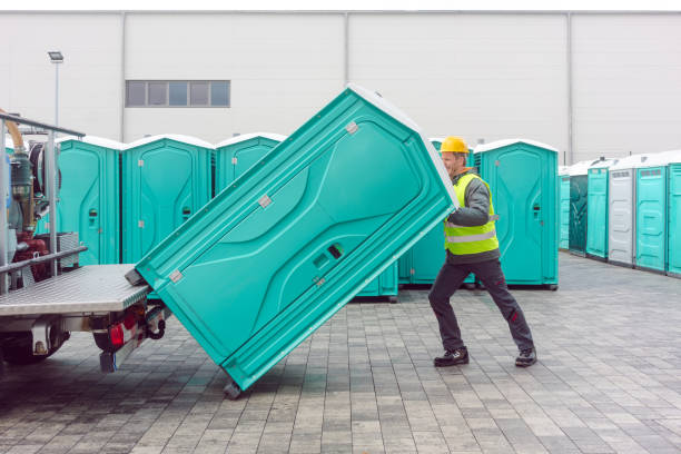 Best Luxury portable toilet rental  in Grove City, FL