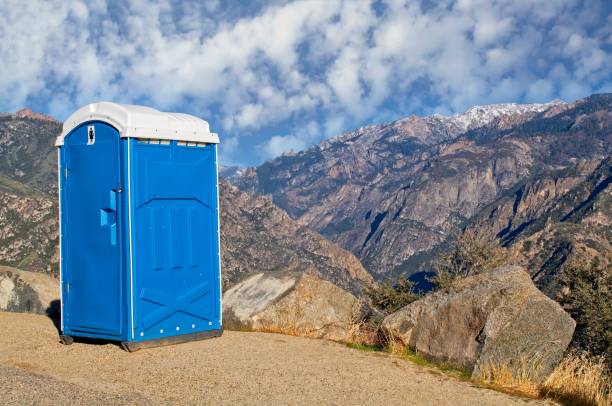 Affordable portable toilet rental in Grove City, FL